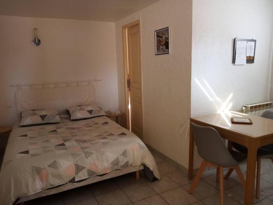 Studio Meuble Independant Tout Confort Classe 2** Обена Екстериор снимка