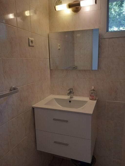 Studio Meuble Independant Tout Confort Classe 2** Обена Екстериор снимка